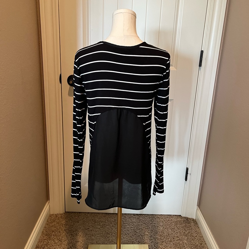 Bordeaux Black and White Striped Sweatshirt - Picture 3 of 4
